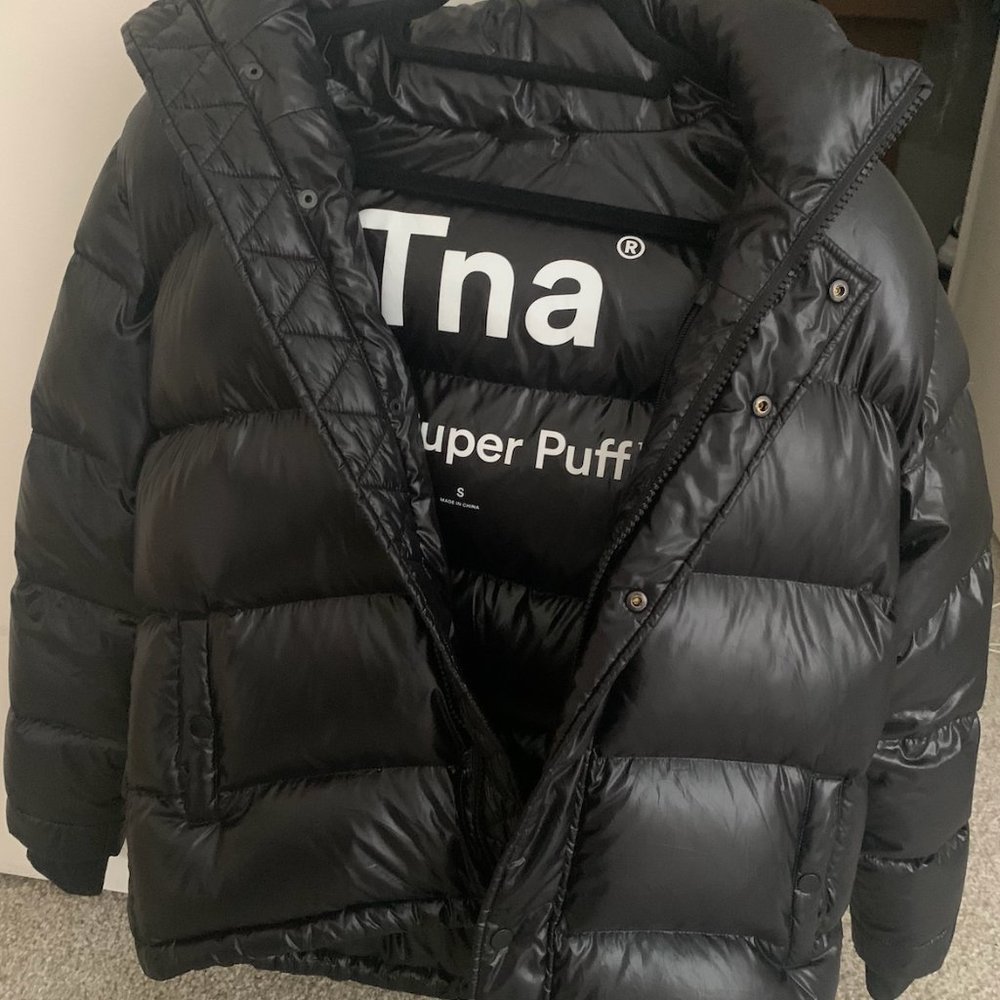 Aritzia TNA The Super Puff (in Black, High Gloss)